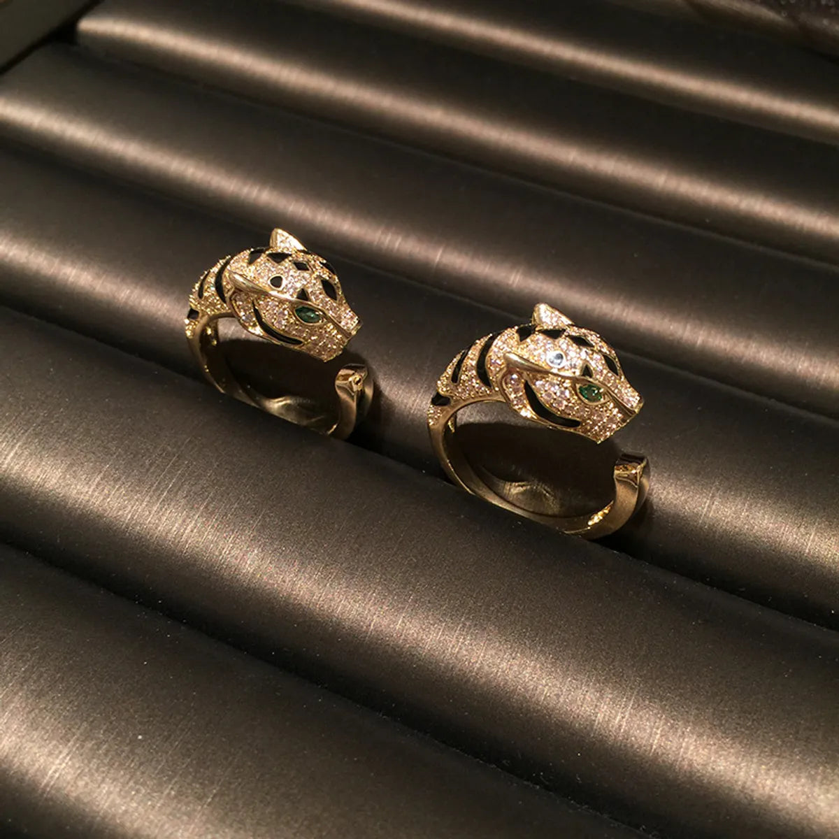 Leopard Head Ring Domineering Creative Trendy Light Luxury Micro-set Zircon Green Eyes Index Finger Ring Opening Wholesale