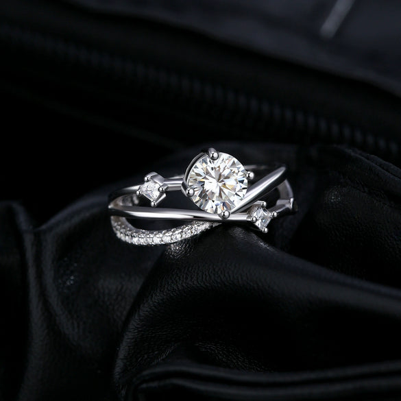 Light Luxury Advanced Cross Line Ins Style Silver Ring Jewelry For Women With Geometric Pattern And Diamond Design