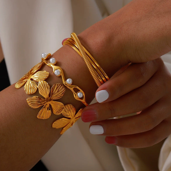 Light Luxury Bead Jewelry Titanium Steel Gold Plated Pastoral Style Flower Open Bracelet For Women