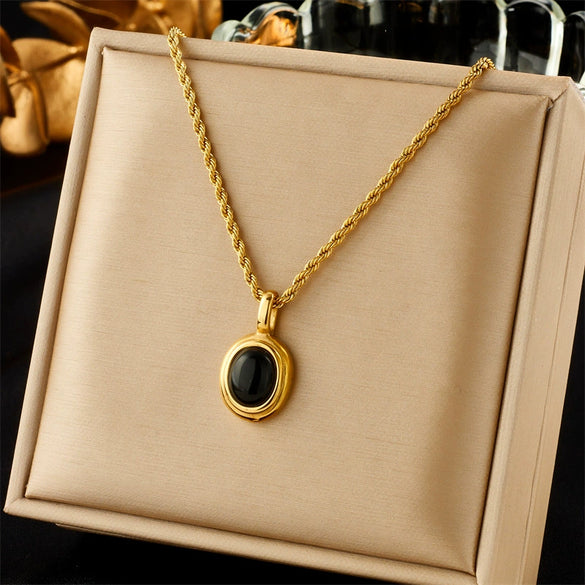 Light Luxury Niche Design Black And White Gem Metal Retro Twist Chain Necklace Titanium Steel Geometric Pattern Electroplating For Women