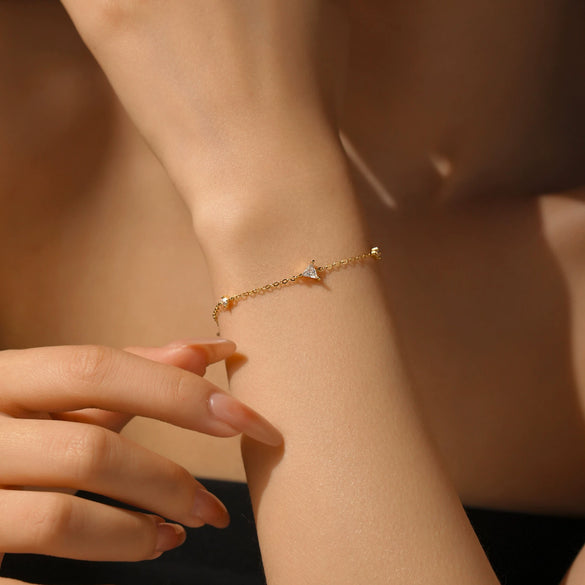 Light Luxury Simple All Match S925 Sterling Silver Women's Micro Inlaid Zircon Bracelet With Electroplated Platinum Or 18K Gold And Geometric Design