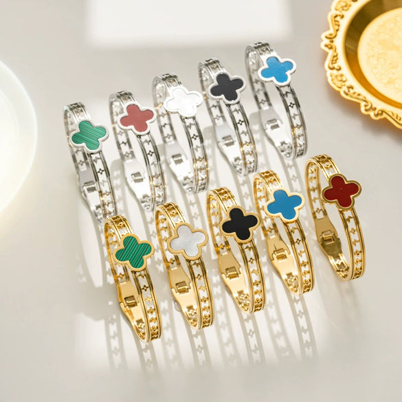 Light Luxury Stainless Steel And Titanium Steel Fritillary Hollow Lucky Clover Spring Bracelet For Women With Electroplating