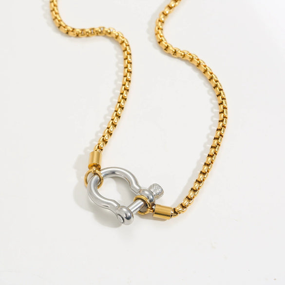 Light Luxury Style Geometric Carabiner Necklace Stainless Steel Box Chain With 18K Gold Plated Electroplating For Couple Men And Women