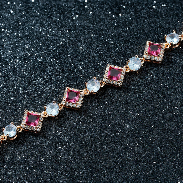 Light Luxury Sugar Cube Bracelet For Women Retro Niche Exquisite Micropaved Zircon Geometric Copper Bracelet