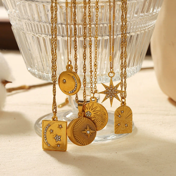 Light Luxury Titanium Steel And Stainless Steel Women's Necklace With Star And Geometric Pattern Pendant And Electroplating Design