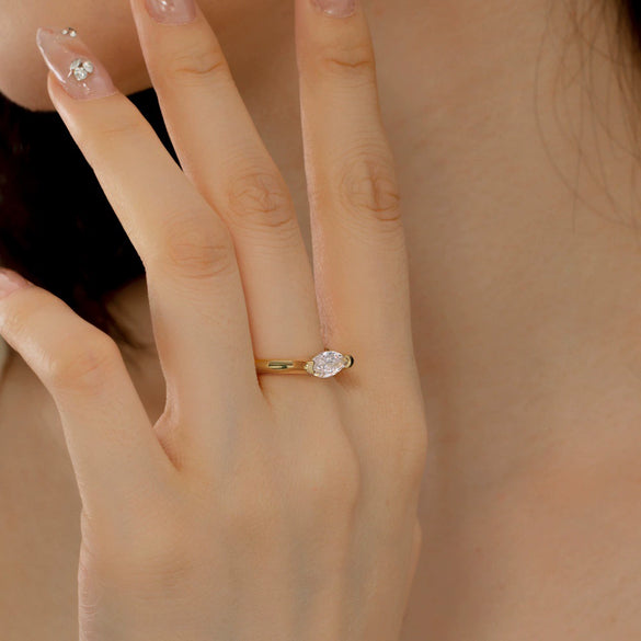 Light Luxury Women's S925 Sterling Silver Ring With Horse Eye Stone Inlaid And Drop Shape Electroplated