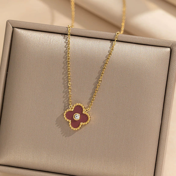 Light Luxury Women's Titanium Steel Collarbone Necklace With Lucky Fourleaf Clover Pendant And O Shaped Chain Vacuum Furnace Electroplated