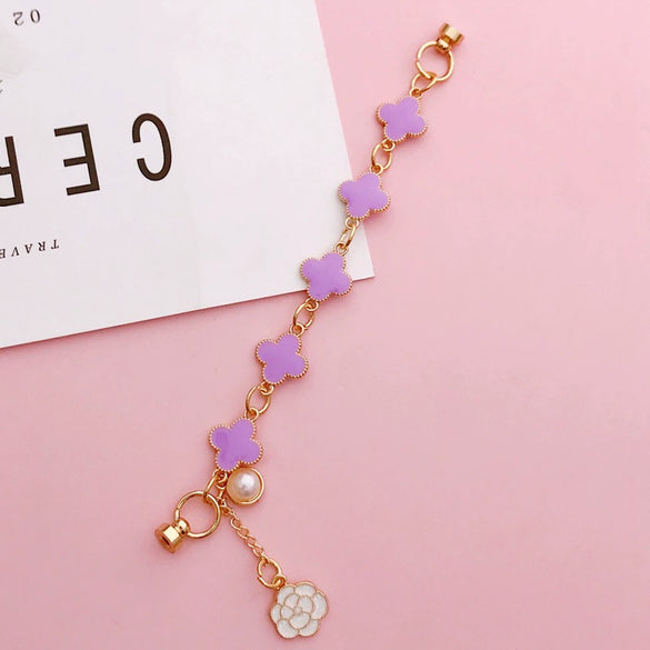 Lucky Fourleaf Clover Zinc Alloy Bracelet Phone Case Accessories With Oil Dropping And Plating Process And Turnbuckle Fixation