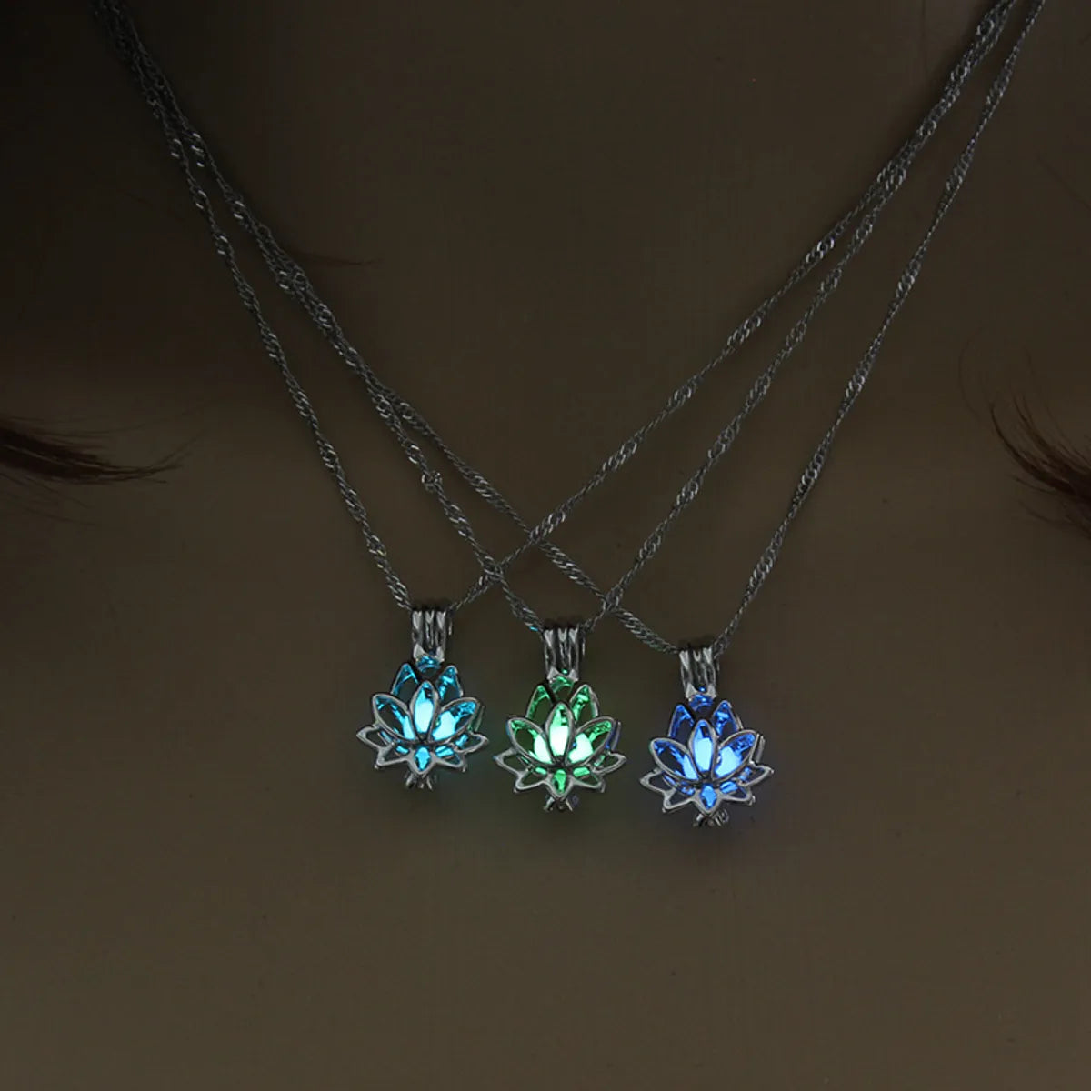 European And American Luminous Simplicity Accessories A Variety Of Popular Fashion All-Match Luminous Hollow Necklace For Women Halloween Ornaments