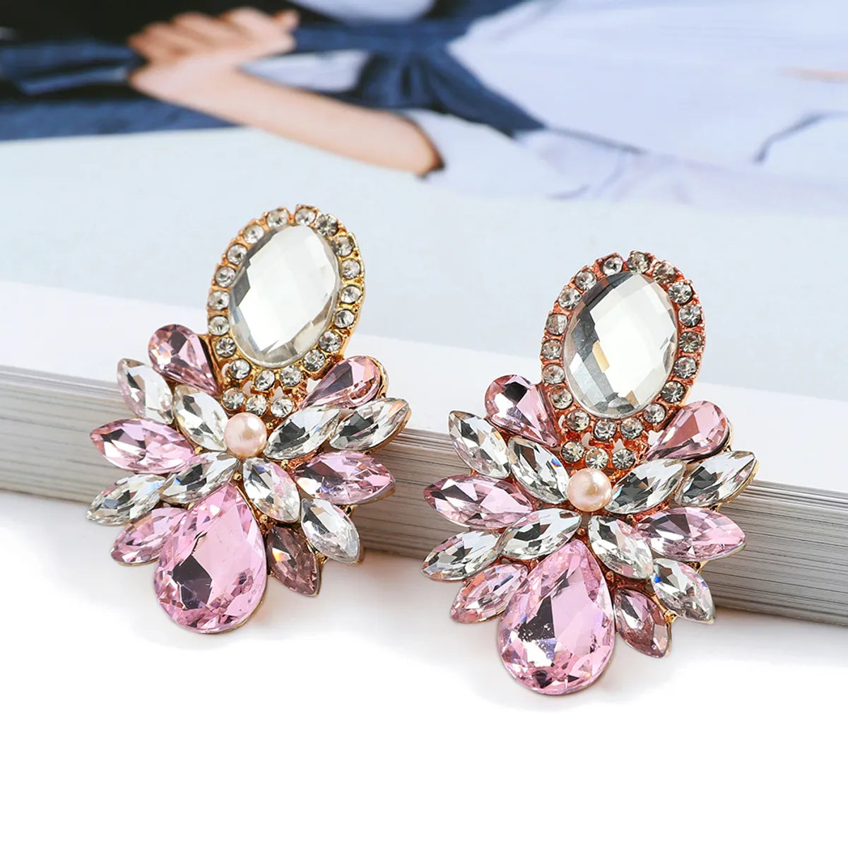 1 Pair Luxurious Geometric Inlay Alloy Artificial Pearls Rhinestones Glass Drop Earrings