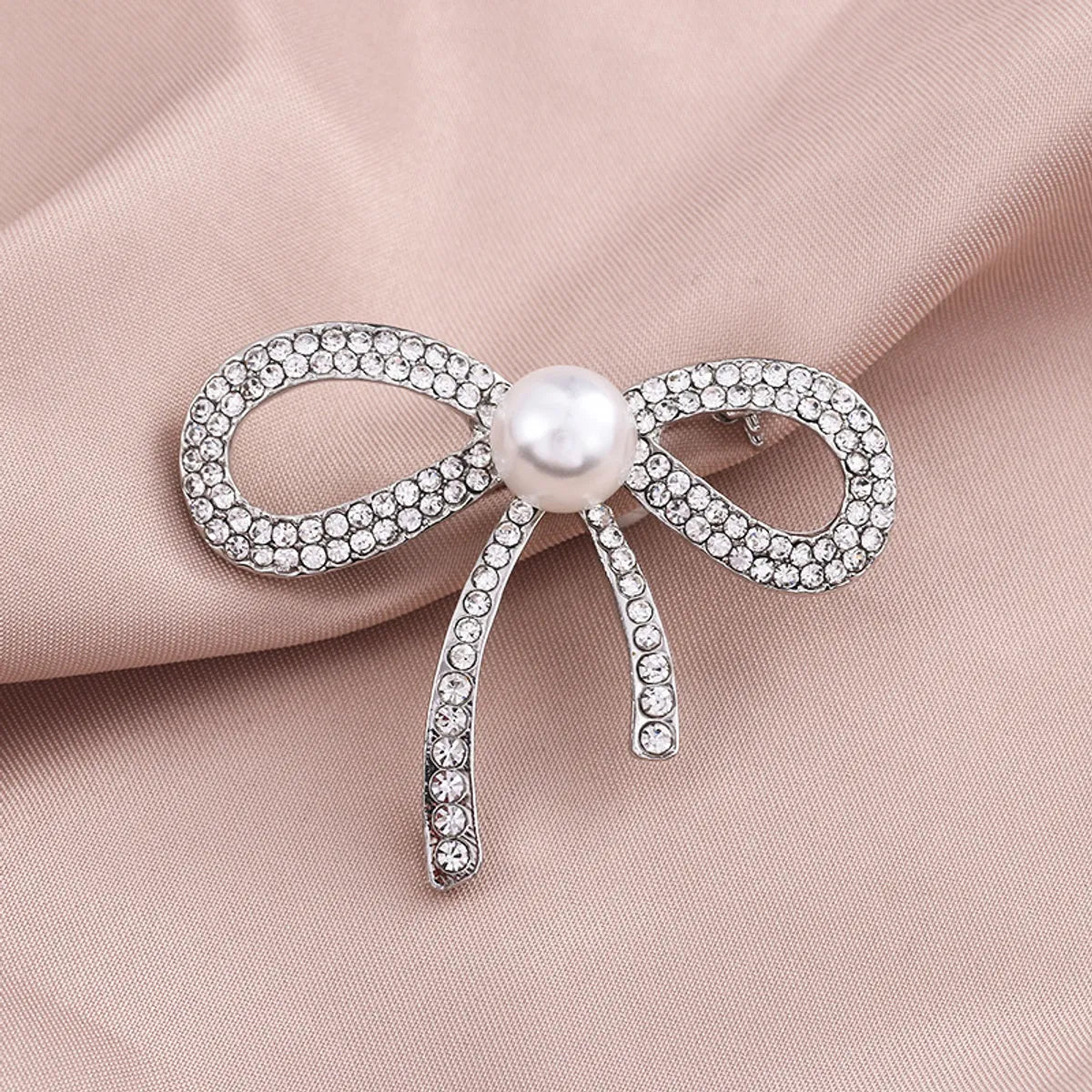 Luxurious Geometric Alloy Inlay Artificial Pearls Rhinestones Women'S Brooches