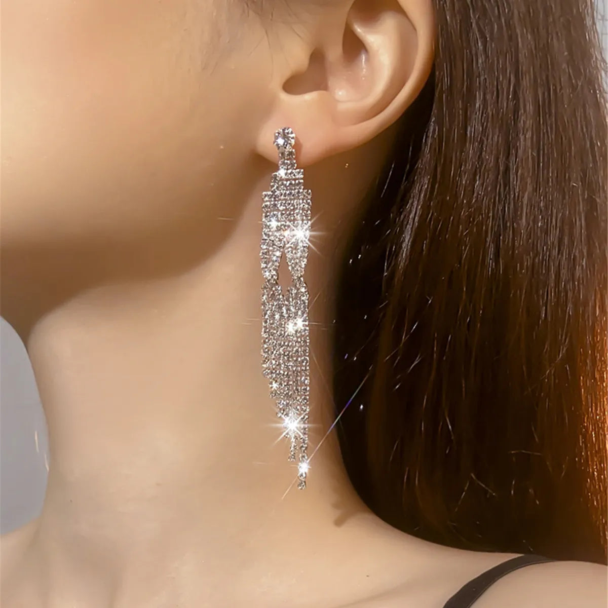 Luxurious Geometric Rhinestone Tassel Drop Earrings 1 Pair