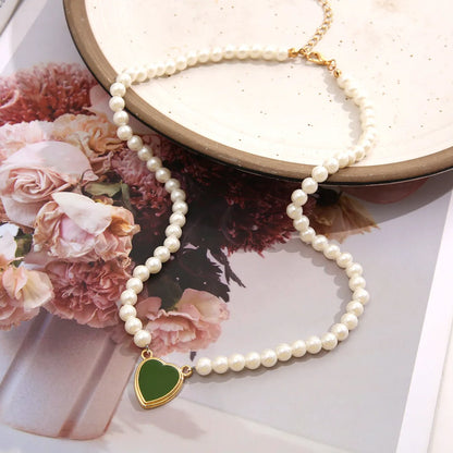 Luxurious Heart Shape Alloy Beaded Artificial Pearls Necklace