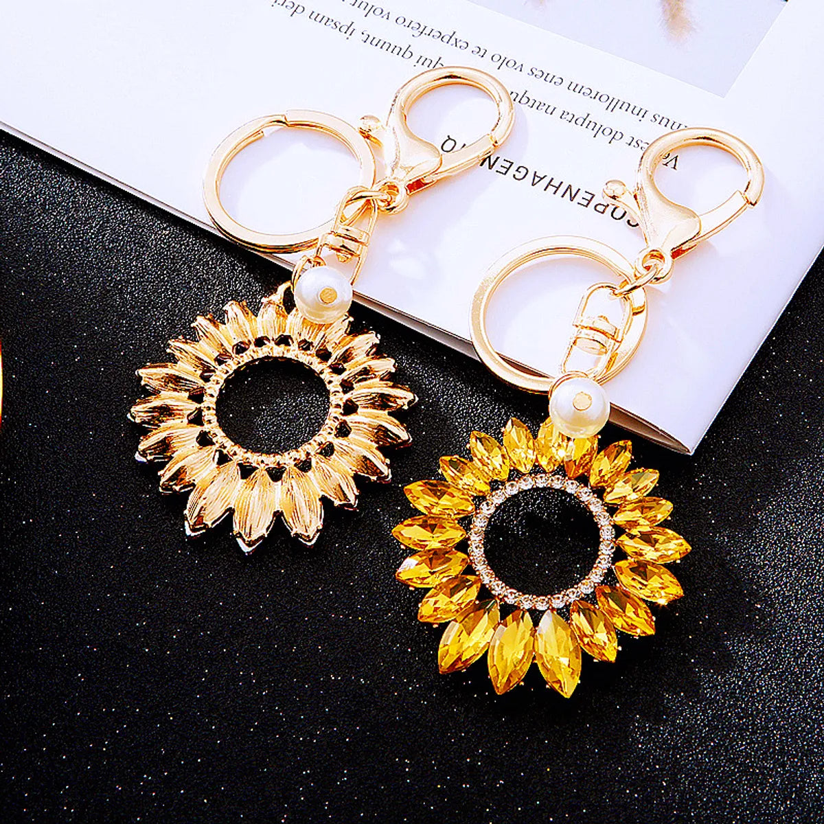 Luxurious Lady Sunflower Metal Women'S Bag Pendant Keychain