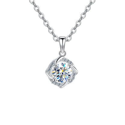 Luxurious Shiny Four Leaf Clover Sterling Silver Moissanite Zircon Pendant Necklace In Bulk