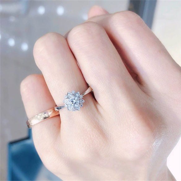 Luxury Alloy Flower Ring For Women With Bright Zircon Electroplated Floral Banquet Engagement Jewelry