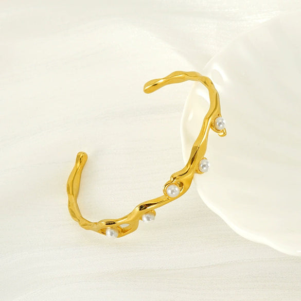 Luxury Pearl Design Titanium Steel 18K Gold Electroplated Bracelet For Female