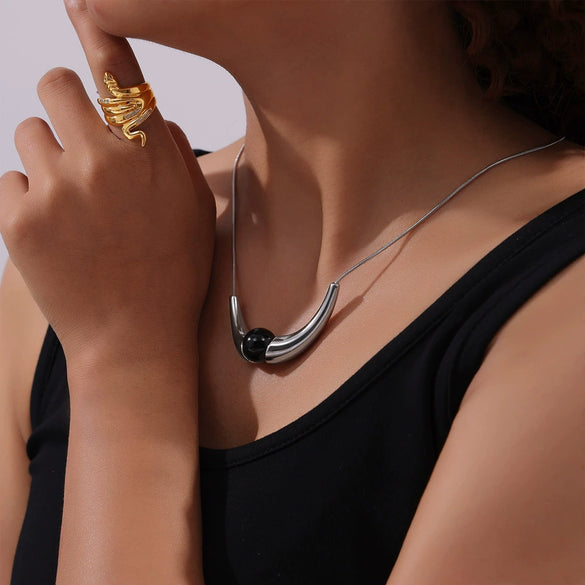 Luxury Women's Stainless Steel Clavicle Chain With Black Onyx Fashion Distinctive Long Fadeless Necklace Electroplated Titanium Steel Geometry Design