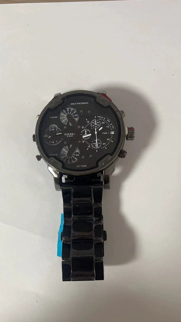 Men's Leisure Quartz Watch With Alloy Band And Stainless Steel Clasp Round Dial