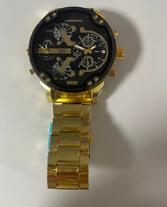 Men's Leisure Quartz Watch With Alloy Band And Stainless Steel Clasp Round Dial