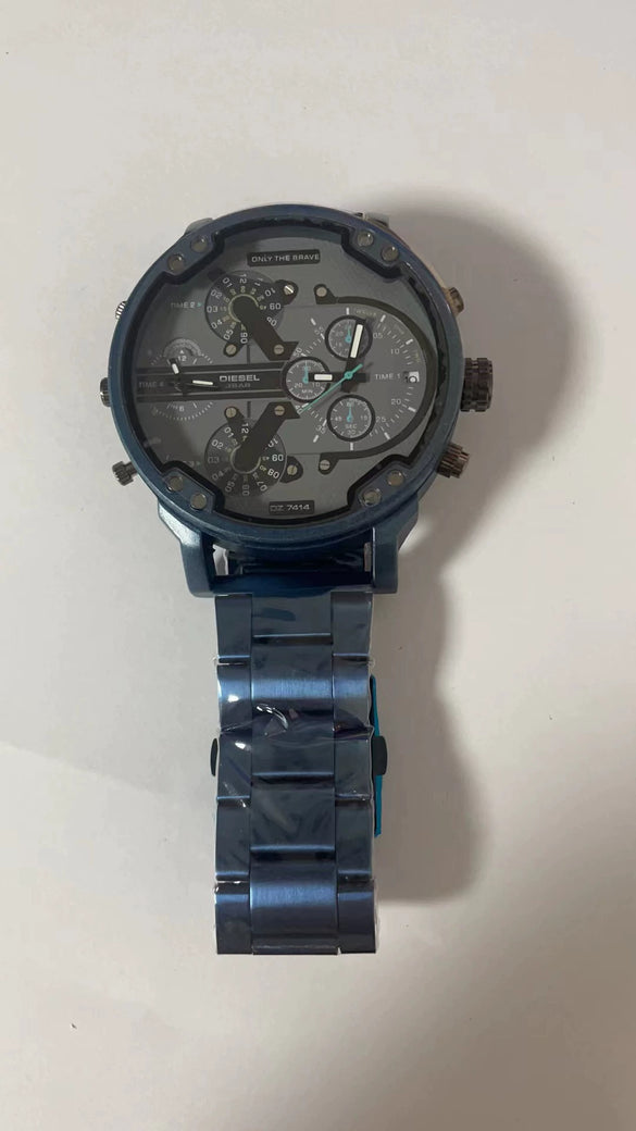 Men's Leisure Quartz Watch With Alloy Band And Stainless Steel Clasp Round Dial