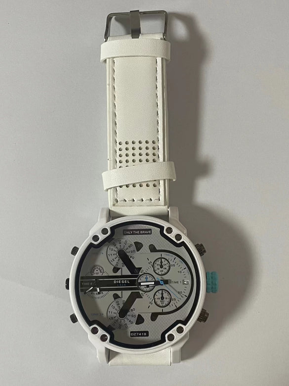 Men's Leisure Quartz Watch With Alloy Band And Stainless Steel Clasp Round Dial