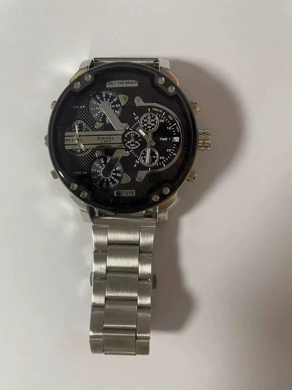 Men's Leisure Quartz Watch With Alloy Band And Stainless Steel Clasp Round Dial