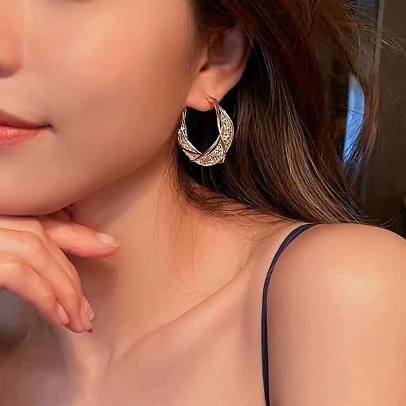 Mesh Crystal Geometric Hoop Earrings With Twisted Hollow Texture Goldplated Zinc Alloy And Rhinestone Embellishment For Women And Men