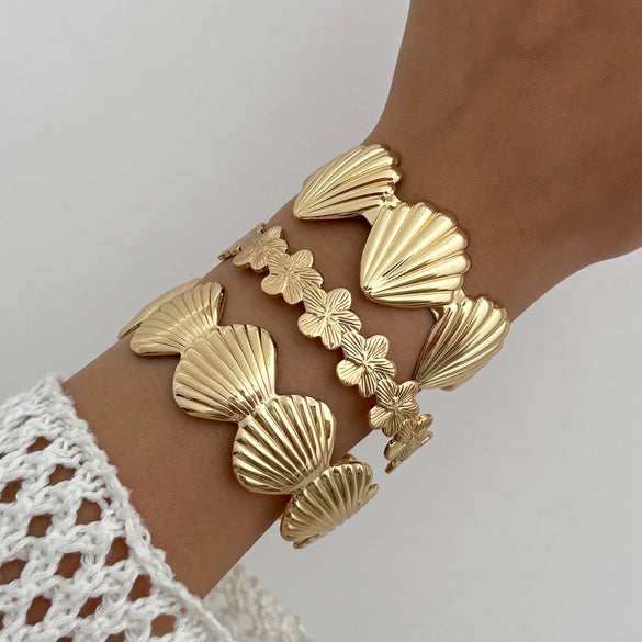 Metal Flower Shell Open Bracelet Electroplated