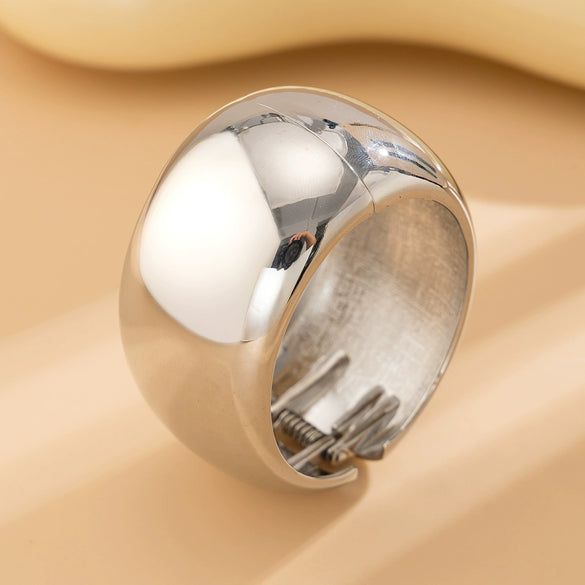Metal Imitation Pearl Bracelet With Irregular Lines Electroplating Design