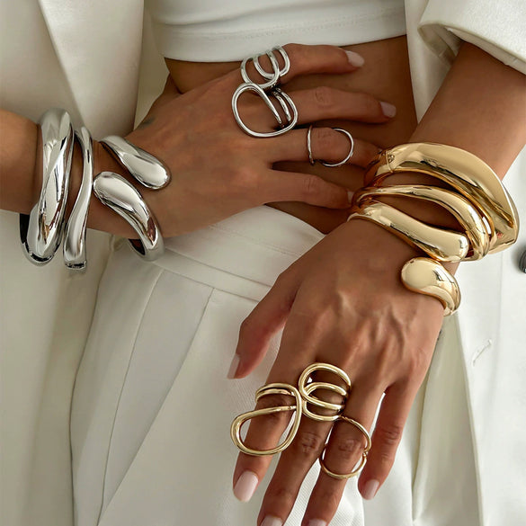 Metal Ins Style Smooth Hug Bracelet For Women With Electroplating