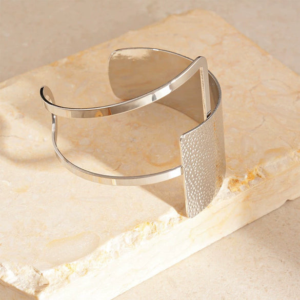 Metal Irregular Geometric Style Bracelets For Women With Electroplating Processing