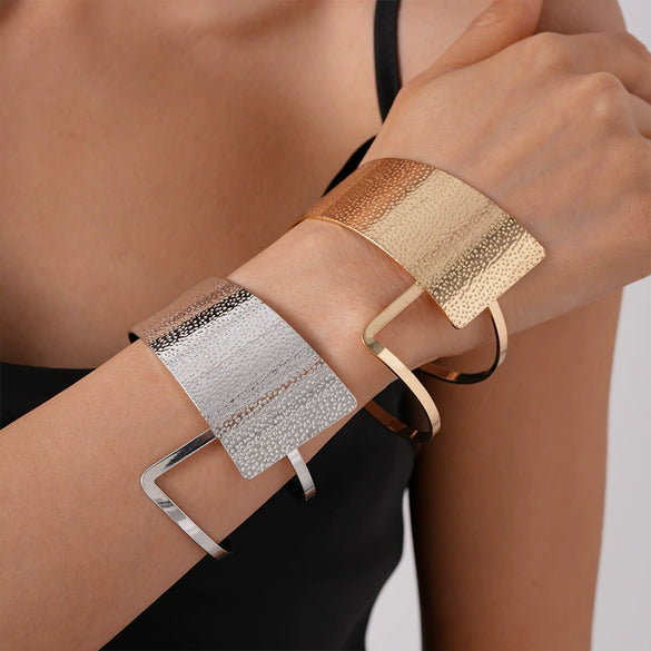 Metal Irregular Geometric Style Bracelets For Women With Electroplating Processing