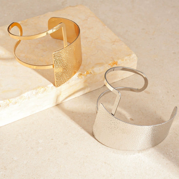 Metal Irregular Geometric Style Bracelets For Women With Electroplating Processing
