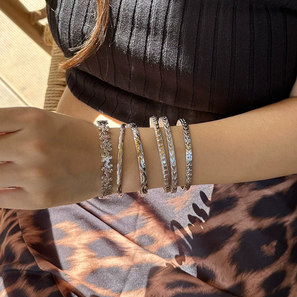 Metal Personality Plants And Flowers Carved Pattern Stacked Bracelet With Electroplating