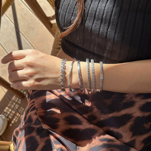 Metal Personality Plants And Flowers Carved Pattern Stacked Bracelet With Electroplating