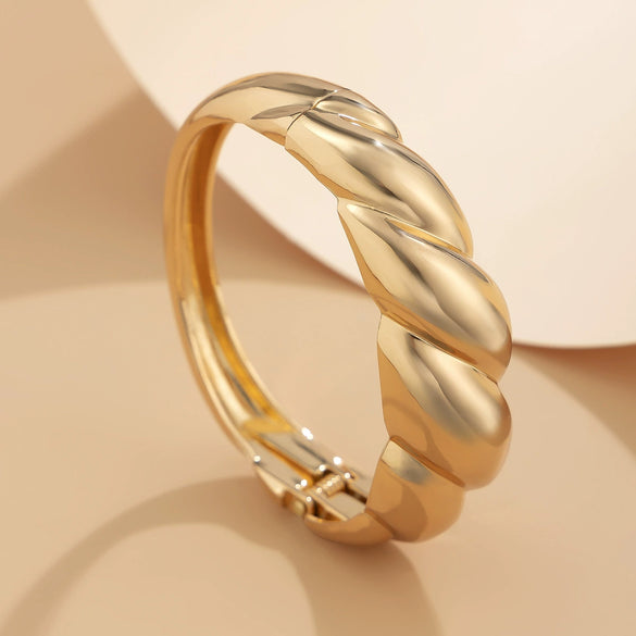 Metal Pleated Hollow Spring Bracelet Geometric Ins Style Electroplated