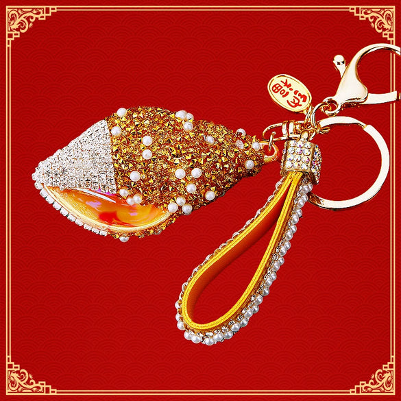 Metal Shell Pearl Conch Car Keychain With Diamond Encrustment For Men And Women As Bag Pendant And Gift