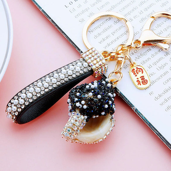 Metal Shell Pearl Conch Car Keychain With Diamond Encrustment For Men And Women As Bag Pendant And Gift