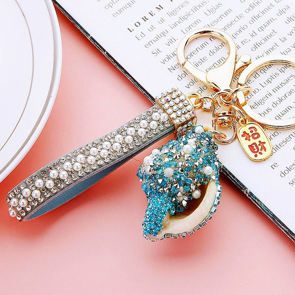 Metal Shell Pearl Conch Car Keychain With Diamond Encrustment For Men And Women As Bag Pendant And Gift