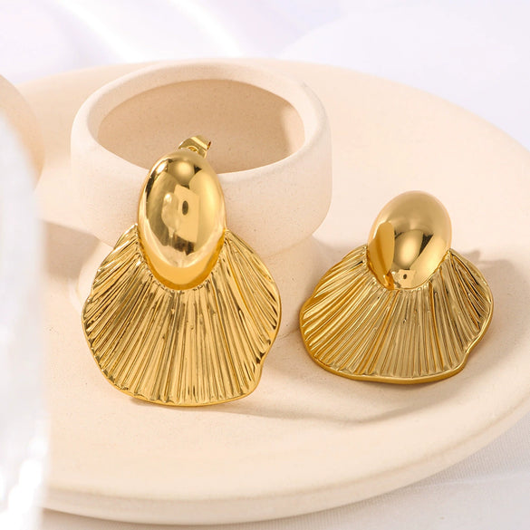 Metal Stainless Steel Geometric Leaf Earrings For Women With 18K Vacuum Plating In Furnace Unique Design Simple High End Sense