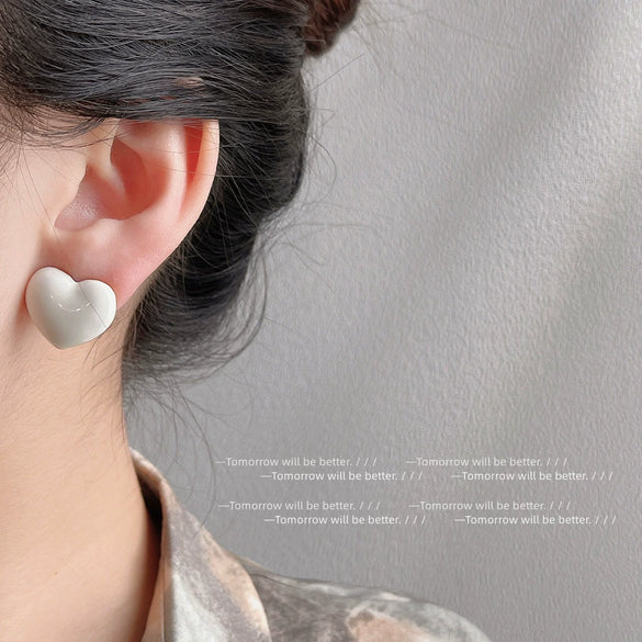 Milky White Heart Shape Stud Earrings For Women Elegant Simple Fashion Electroplated Dripping Oil Peach Heart Earrings