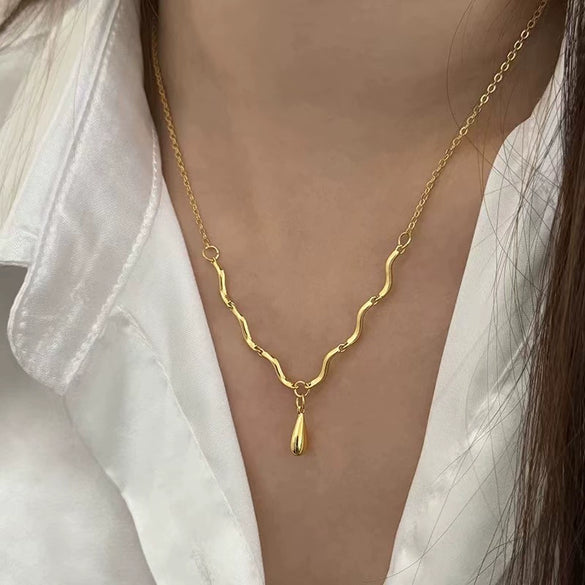 Minimalist Alloy Liquid Lava Pendant Necklace Irregular Collarbone Chain Electroplated Simple Fashion Jewelry For Women