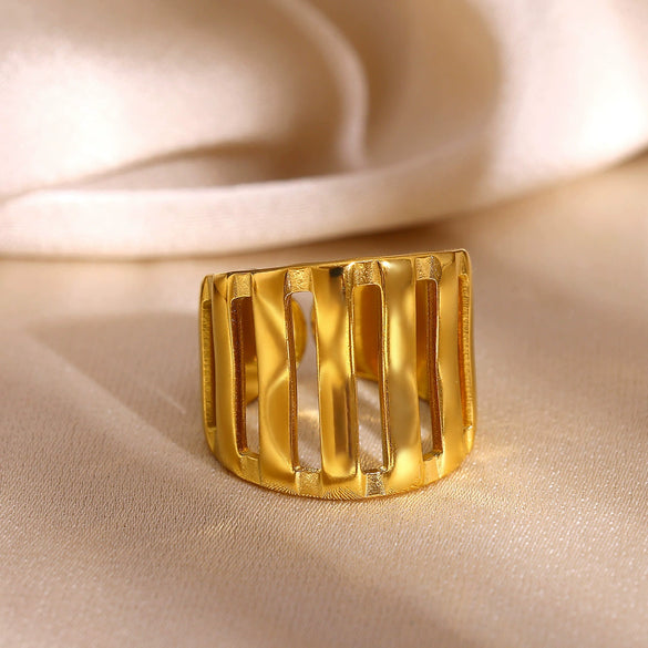 Minimalist Gold Plated Stainless Steel Ring With Irregular Geometric Lines And Open Band Design For Unisex Wear