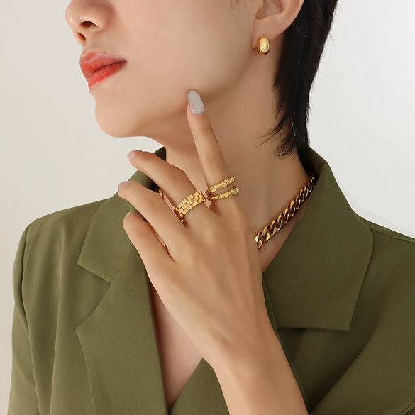 Minimalist Niche Design C Shaped Titanium Steel Gold Plated Earrings