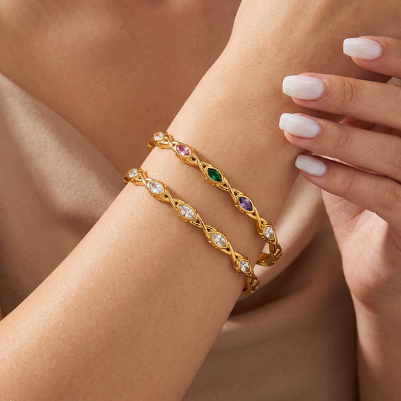 Minimalist Oval Stainless Steel Bracelet For Women With Zircon Inlay And 18K Gold Plated Finish