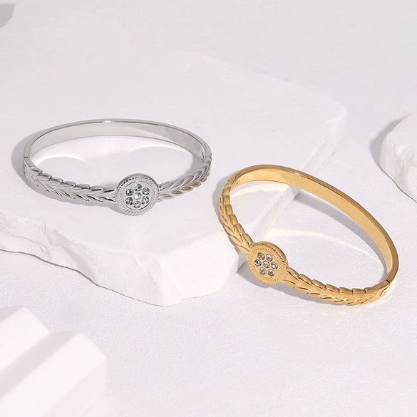 Minimalist Stainless Steel Clasp Bracelet With Geometric Wheat Ear Design Electroplated Light Luxury High End Accessory
