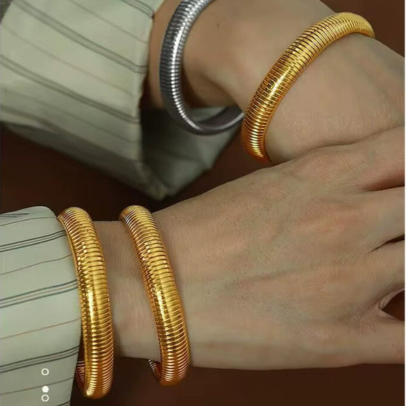 Minimalist Stainless Steel Elastic Ring Bracelet Titanium Steel Plated 18K Gold Striped Bracelet