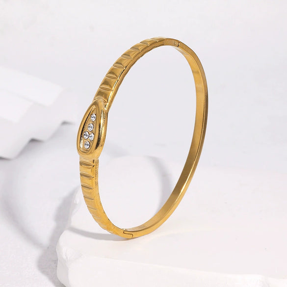 Modern Minimalist Geometric Clasp Bracelet In Gold Electroplated Stainless Steel High End Niche Style Accessory For Women