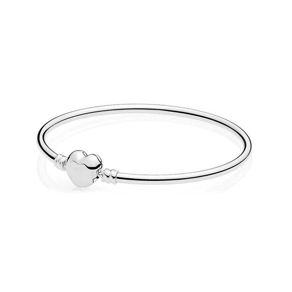 Modern Minimalist Silverplated White Copper Bracelet With Round Bead Details And Heartshaped Clasp